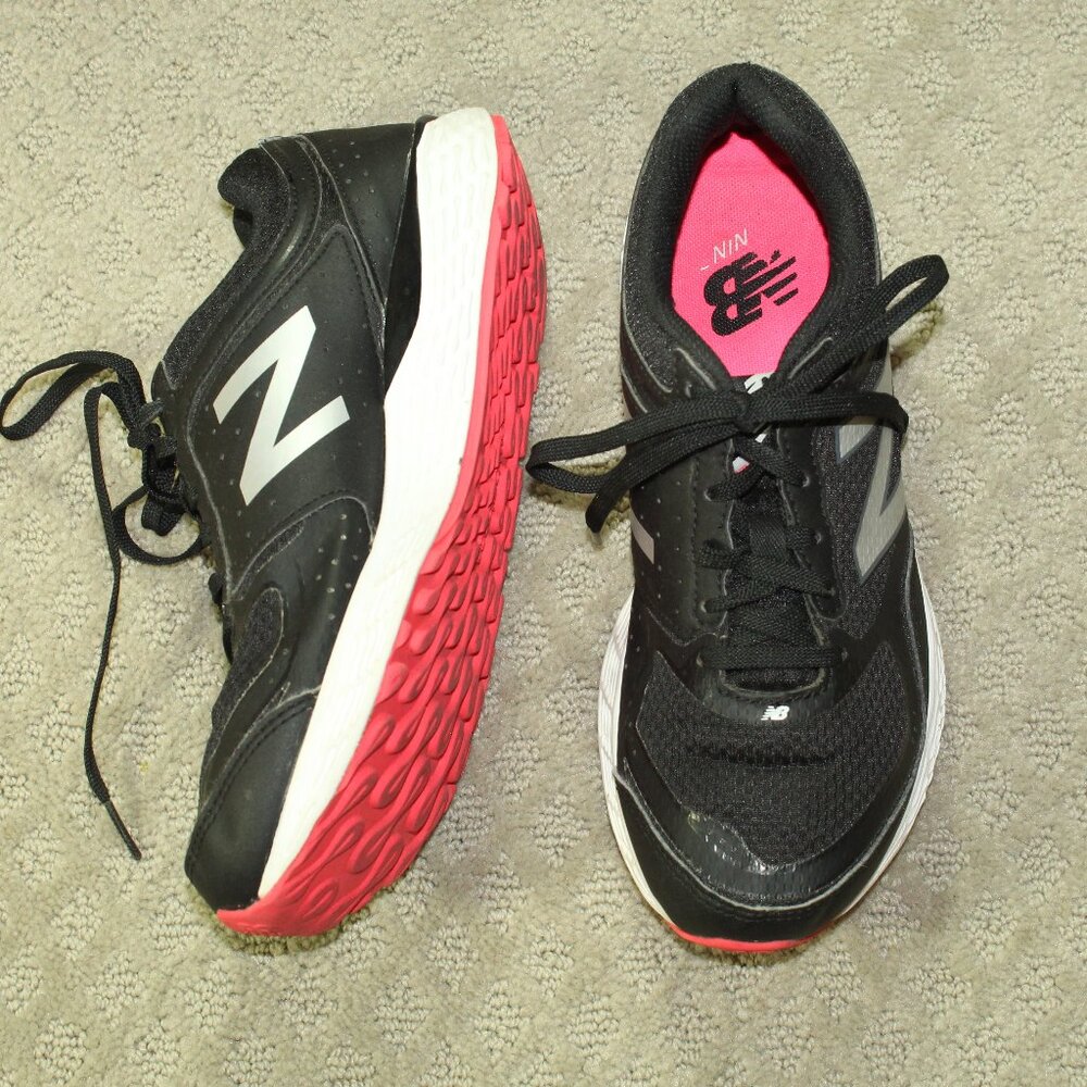Size 7.5 - New Balance 520 v2 Comfort Ride Women's Black Athletic Shoes W520LD2